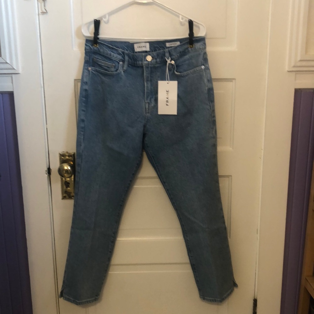 Frame Denim. Le High Straight. Size 29. Color: Cay Sand (light denim).
